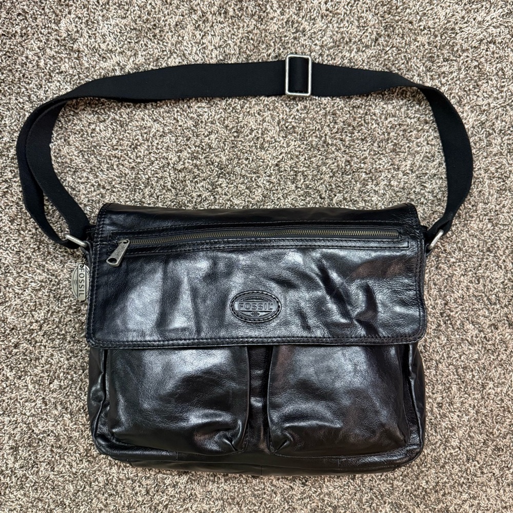 Fossil Black Leather Transit Messenger Computer Bag